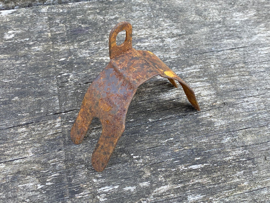 Raleigh Bicycle Mudguard Bridge - NOS - £3.50