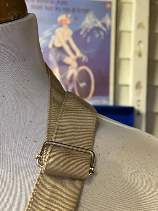 Gunn And Co Workshop Cotton Apron shoulder